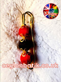 Ceylon Silk Grace – Handmade Silk Thread Saree Pin