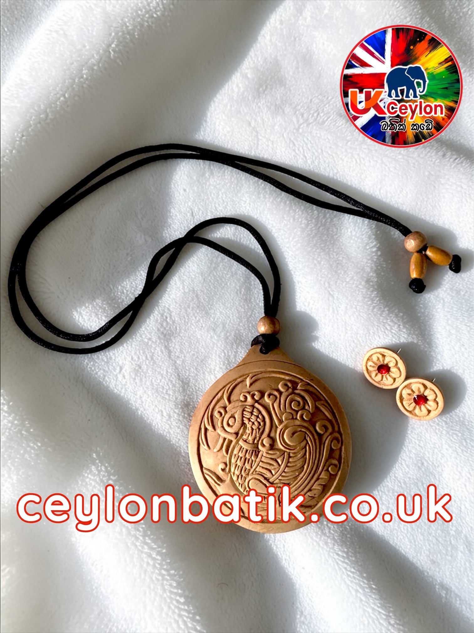 Ceylon CocoShell Artisan Earrings & Pendant Set
