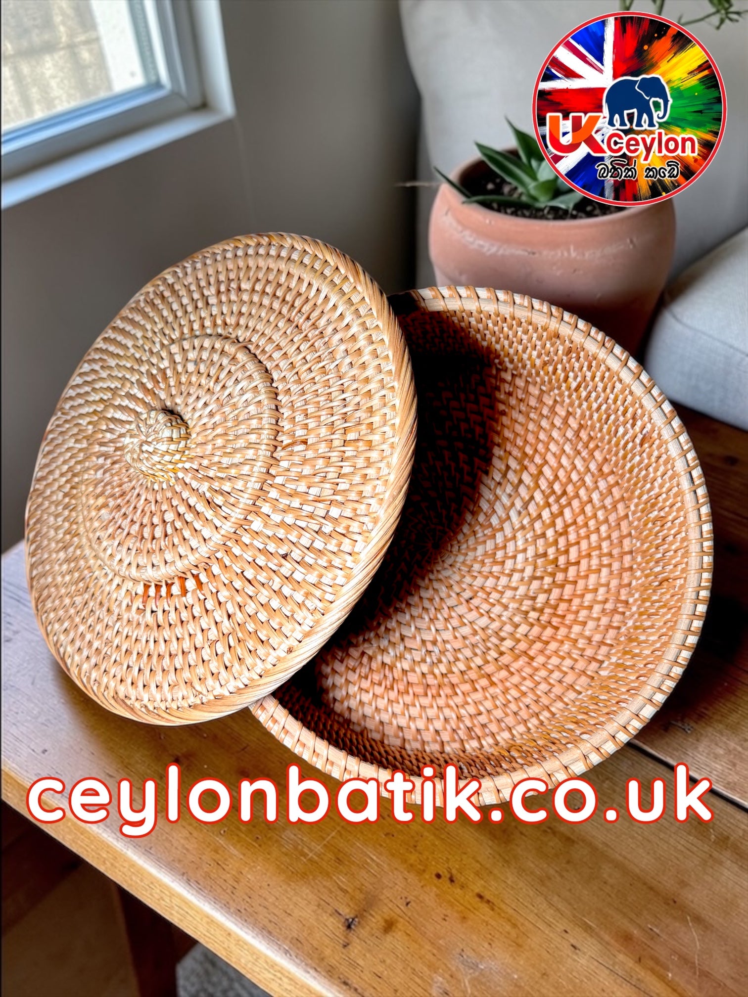 Natural Wewal Woven Tray – 10 inch | ස්වාභාවික වේවැල් තැටි අඟල් 10